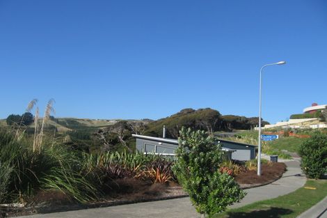 Photo of property in 17 Scoresby Grove, Whitby, Porirua, 5024