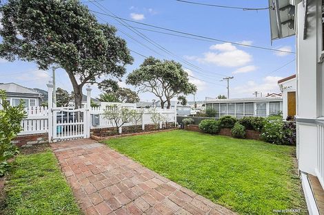 Photo of property in 5 Te Whiti Street, Kilbirnie, Wellington, 6022