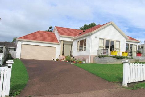 Photo of property in 15 Lasque Place, Glen Eden, Auckland, 0602