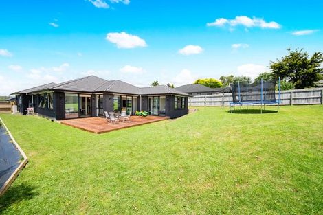 Photo of property in 18 Laurelwood Avenue, Pukekohe, 2120