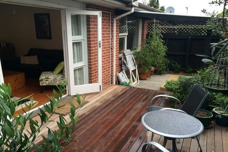 Photo of property in 2/84 Holly Road, St Albans, Christchurch, 8014