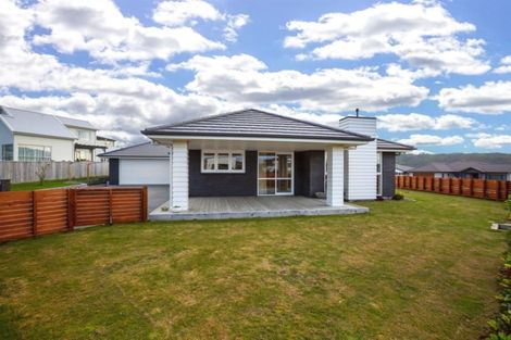 Photo of property in 2 Grace Cove, Aotea, Porirua, 5024
