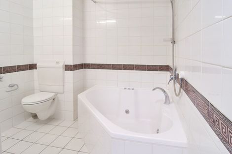 Photo of property in St James Courts, 4/77 Gloucester Street, Christchurch Central, Christchurch, 8013