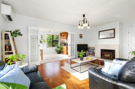 Photo of property in 2 Ryan Grove, Tawa, Wellington, 5028