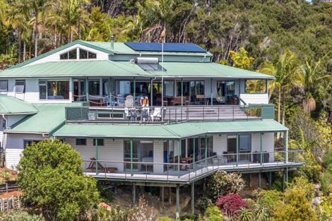 Photo of property in 104 Te Wahapu Road, Russell, 0272