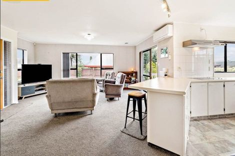 Photo of property in 1/132 Wellington Street, Pukekohe, 2120