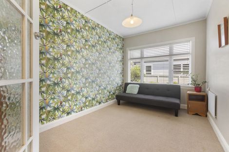 Photo of property in 96 Tukapa Street, Westown, New Plymouth, 4310