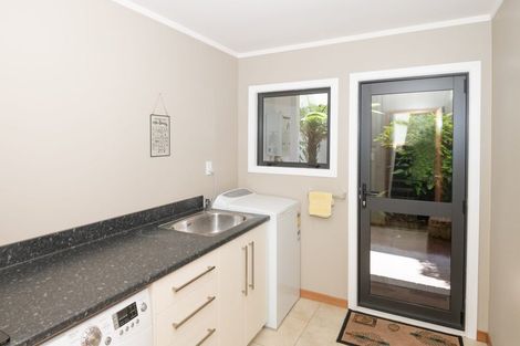 Photo of property in 8 Ramphal Terrace, Khandallah, Wellington, 6035