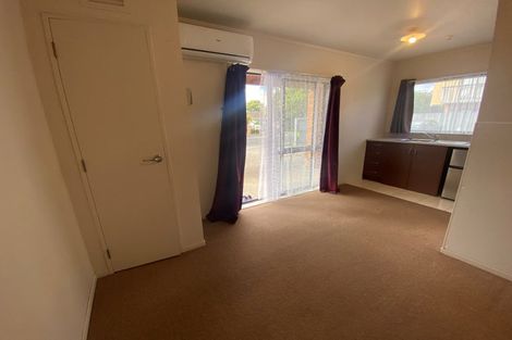 Photo of property in 2 Vine Street, Hillcrest, Hamilton, 3216