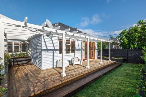 Photo of property in 7 Nelson Avenue, Northcote Point, Auckland, 0627