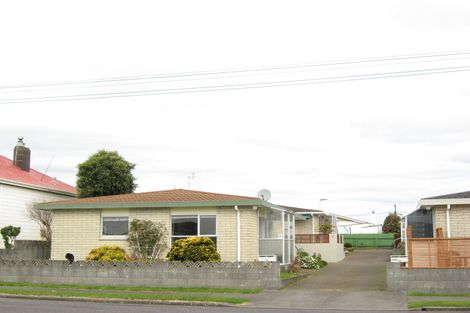 Photo of property in 3/10 Karamu Street, Strandon, New Plymouth, 4312
