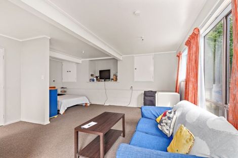 Photo of property in 7 Landsdale Place, Massey, Auckland, 0614
