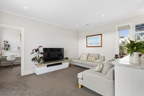 Photo of property in 16 Farm Road, Northland, Wellington, 6012