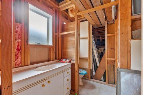 Photo of property in 69 Mcleod Road, Te Atatu South, Auckland, 0610