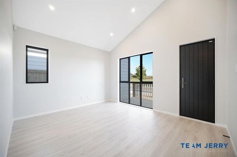 Photo of property in 43 Tributary Parade, Karaka, 2113