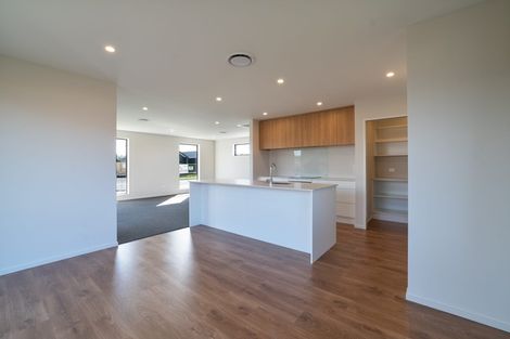 Photo of property in 7 Mccahon Drive, Rangiora, 7400