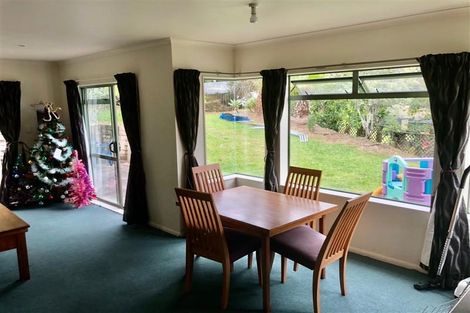 Photo of property in 86 Roberta Crescent, Orewa, 0931