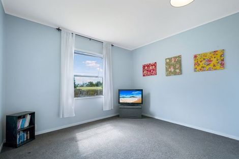 Photo of property in 2 Tapu Road, Huapai, Kumeu, 0810
