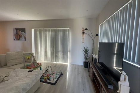 Photo of property in 84 Taikura Avenue, Red Beach, 0932