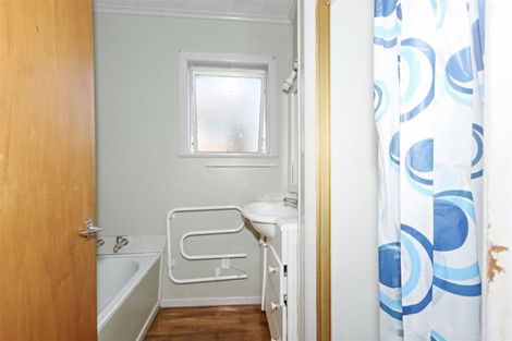 Photo of property in 65 Larnoch Road, Henderson, Auckland, 0610