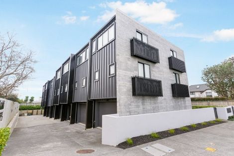 Photo of property in 32a/2 Westgate Drive, Massey, Auckland, 0614