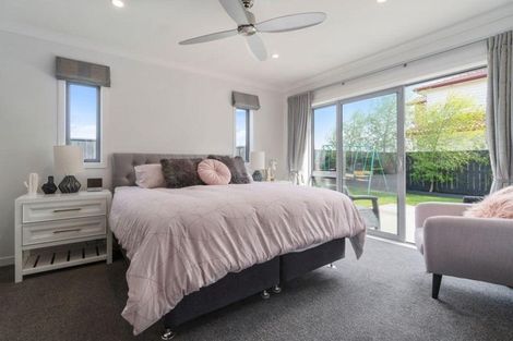 Photo of property in 49 Pohutukawa Parade, Riverhead, 0820