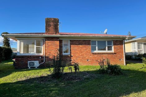 Photo of property in 10 Churchill Avenue, Manurewa, Auckland, 2102