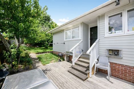Photo of property in 1 Ashbourne Place, Glendene, Auckland, 0602