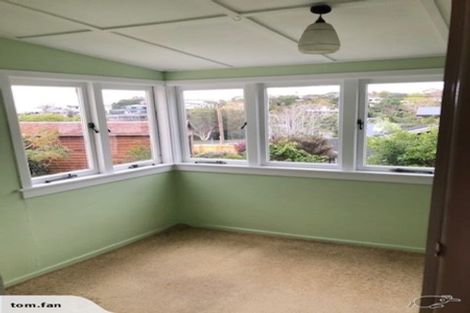 Photo of property in 8 Park Rise, Campbells Bay, Auckland, 0630