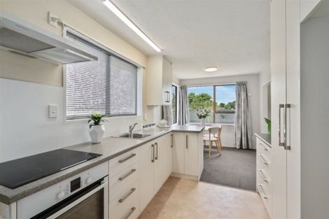 Photo of property in 11 Manor Place, Bryndwr, Christchurch, 8053