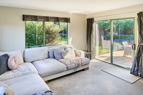 Photo of property in 28 Saunders Close, Whitby, Porirua, 5024