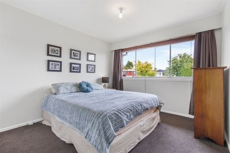 Photo of property in 2 May Avenue, Te Atatu South, Auckland, 0610