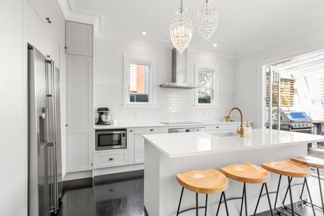 Photo of property in 16 Hinau Street, Woburn, Lower Hutt, 5010