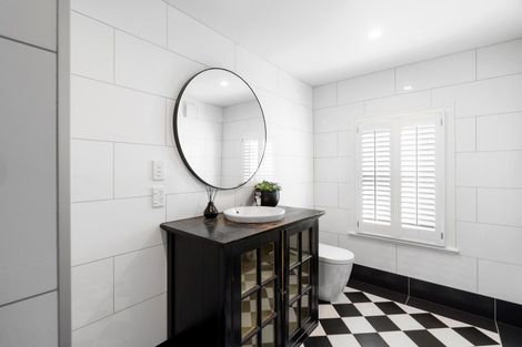 Photo of property in 15 Colenso Avenue, Hospital Hill, Napier, 4110