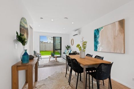 Photo of property in 16 Orford Lane, Takanini, 2112