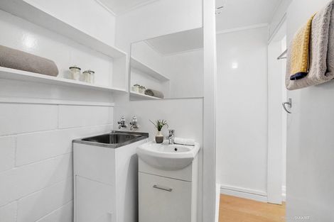 Photo of property in 38 Bedford Street, Northland, Wellington, 6012