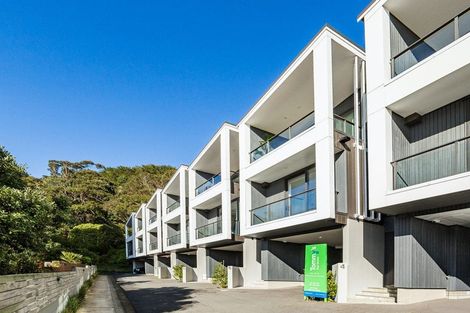 Photo of property in 1/18 Oriental Terrace, Oriental Bay, Wellington, 6011