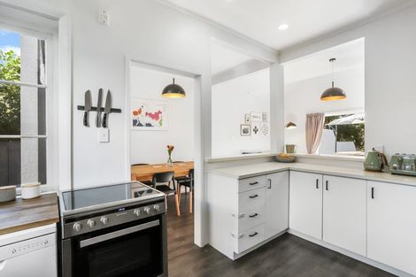 Photo of property in 2/18 Reid Road, New Lynn, Auckland, 0600