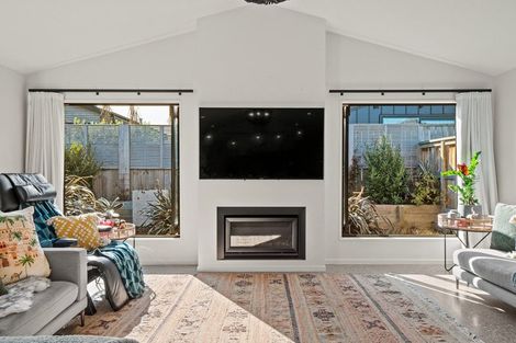 Photo of property in 32 Corriedale Road, Jacks Point, 9371