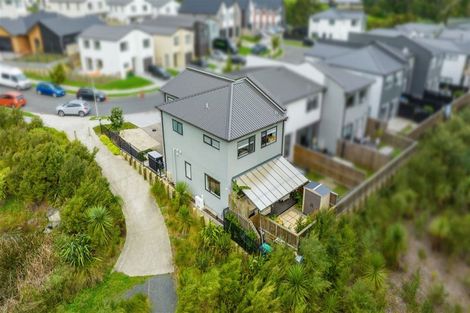 Photo of property in 11 Kaimai Avenue, Massey, Auckland, 0614