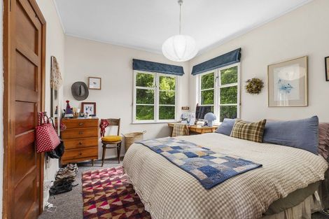 Photo of property in 168 Sutherland Road, Lyall Bay, Wellington, 6022