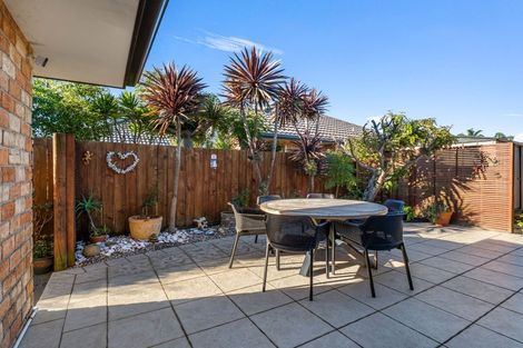Photo of property in 6 Golden Courie Close, Papamoa Beach, Papamoa, 3118