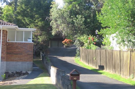 Photo of property in 2/10 Ondine Place, Glenfield, Auckland, 0629
