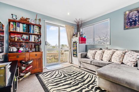 Photo of property in 32a Colwill Road, Massey, Auckland, 0614
