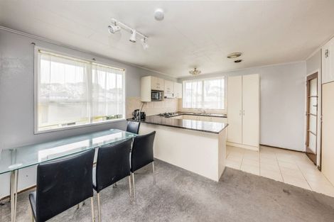 Photo of property in 11 Tomlin Place, Mangere East, Auckland, 2024