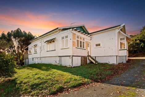 Photo of property in 8 Mount Cecil Road, Moonshine Valley, Porirua, 5381