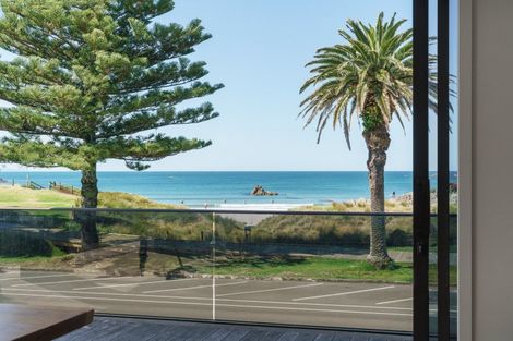 Photo of property in 30 Marine Parade, Mount Maunganui, 3116
