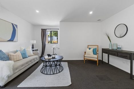 Photo of property in 548b Glenfield Road, Glenfield, Auckland, 0629