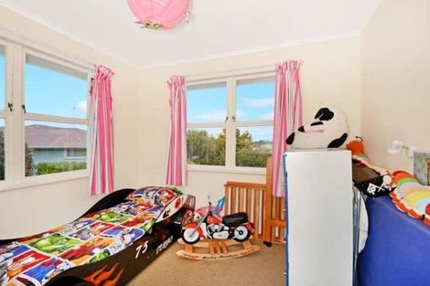 Photo of property in 15 Locket Road, Glenfield, Auckland, 0629