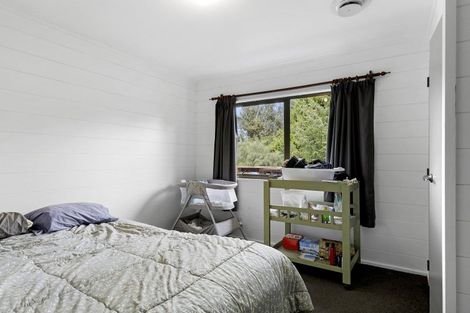 Photo of property in 6 Serenity Grove, Maoribank, Upper Hutt, 5018